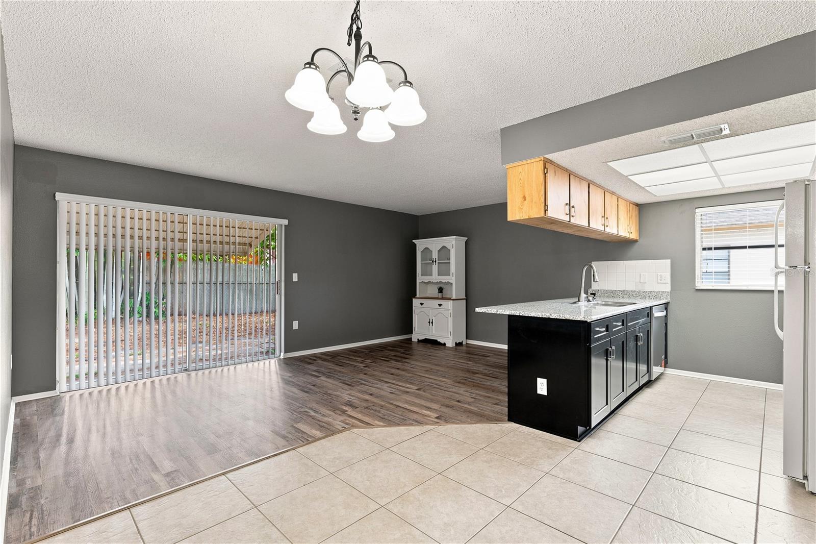 7819 ROYAL STEWART DR — photo 12