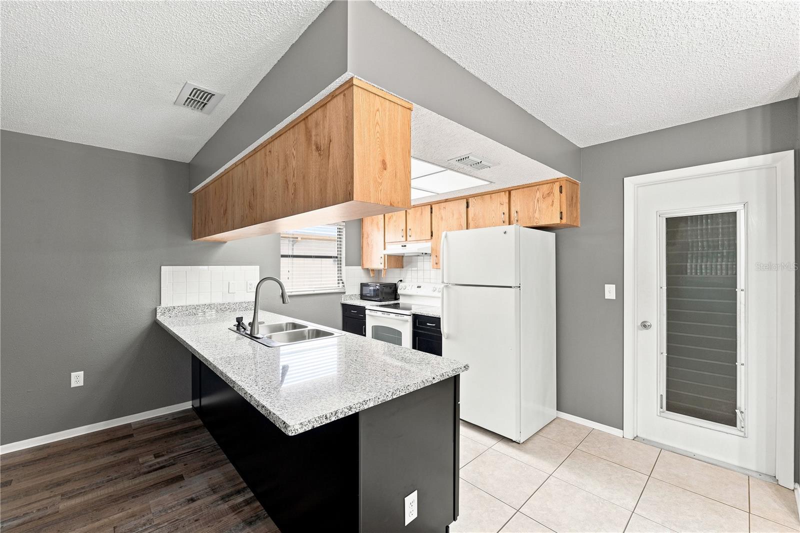 7819 ROYAL STEWART DR — photo 17