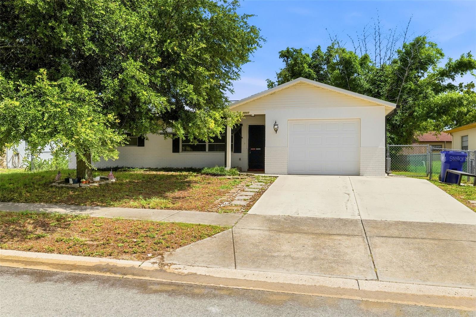 7819 ROYAL STEWART DR — photo 2