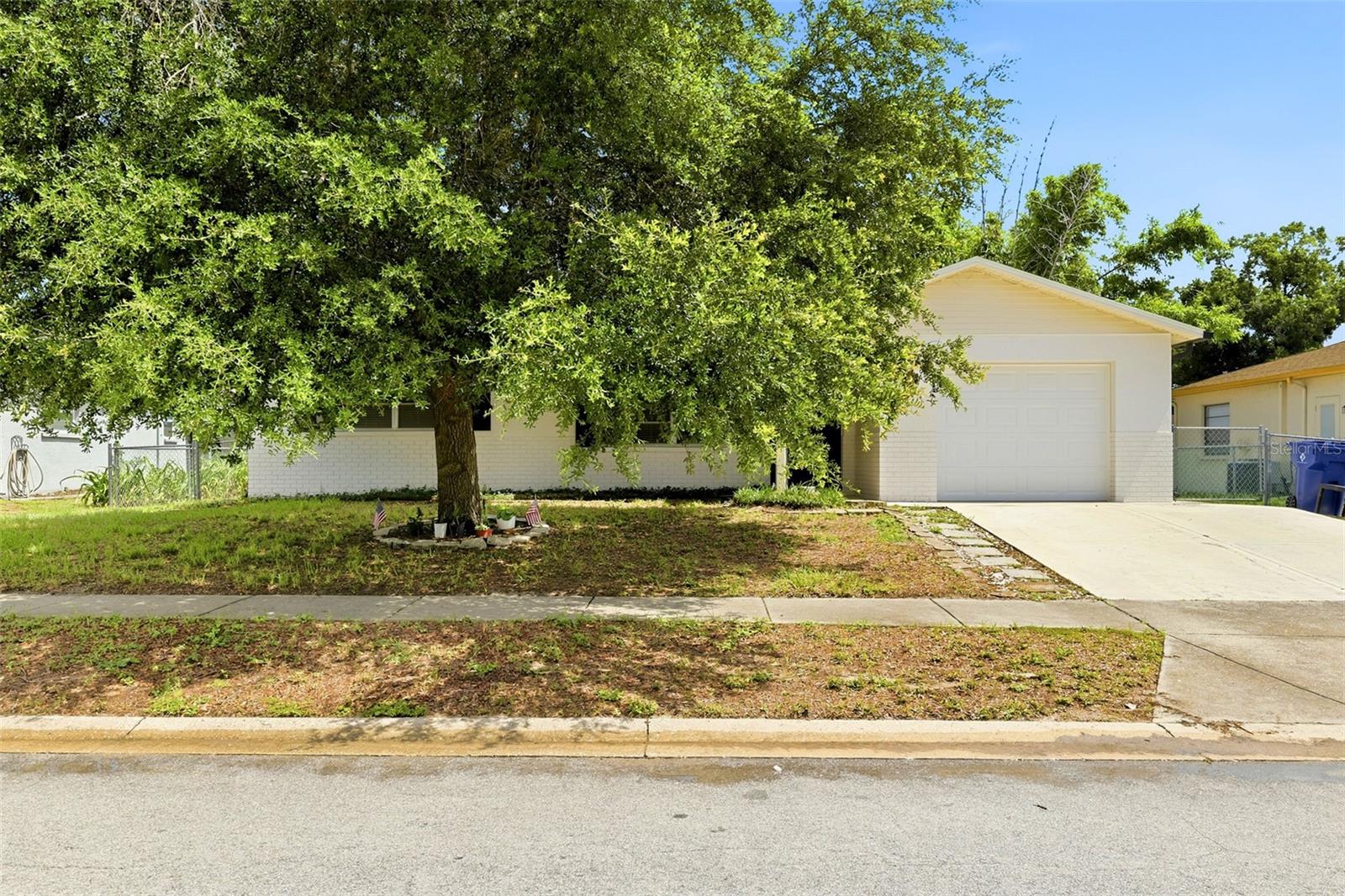 7819 ROYAL STEWART DR — photo 3