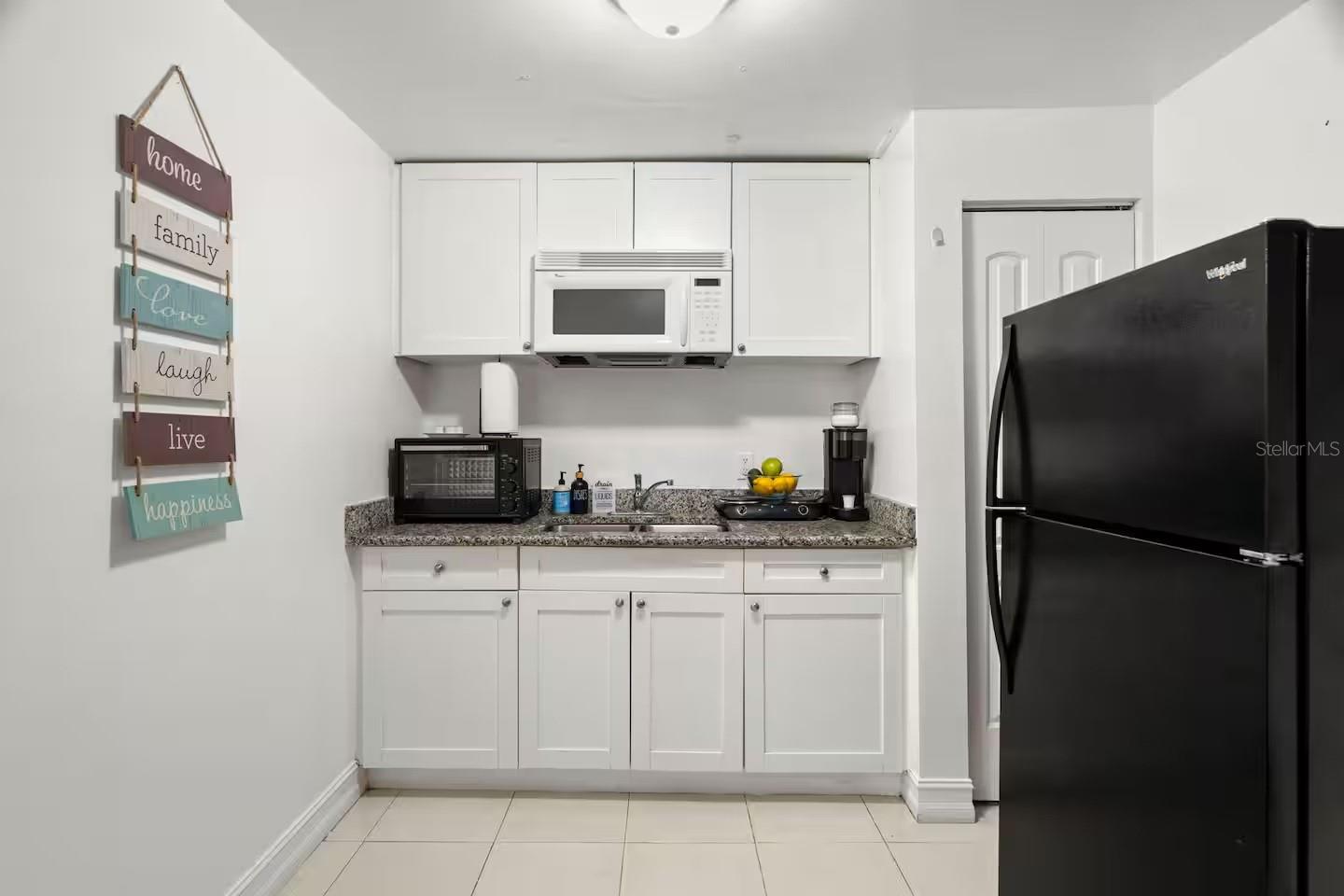 7005 FOUNTAIN AVE — photo 25