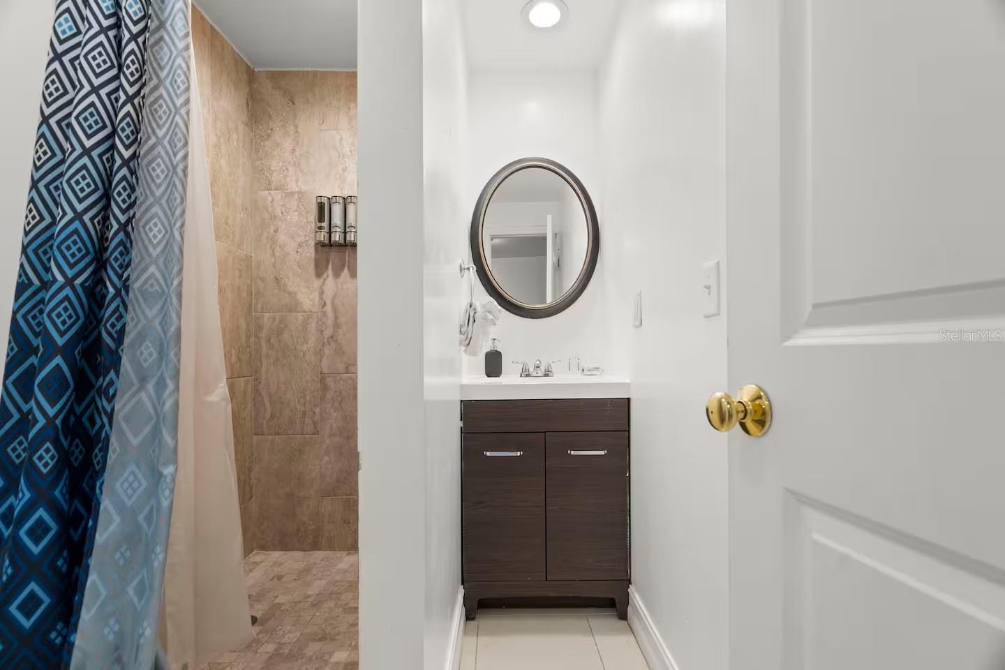 7005 FOUNTAIN AVE — photo 27