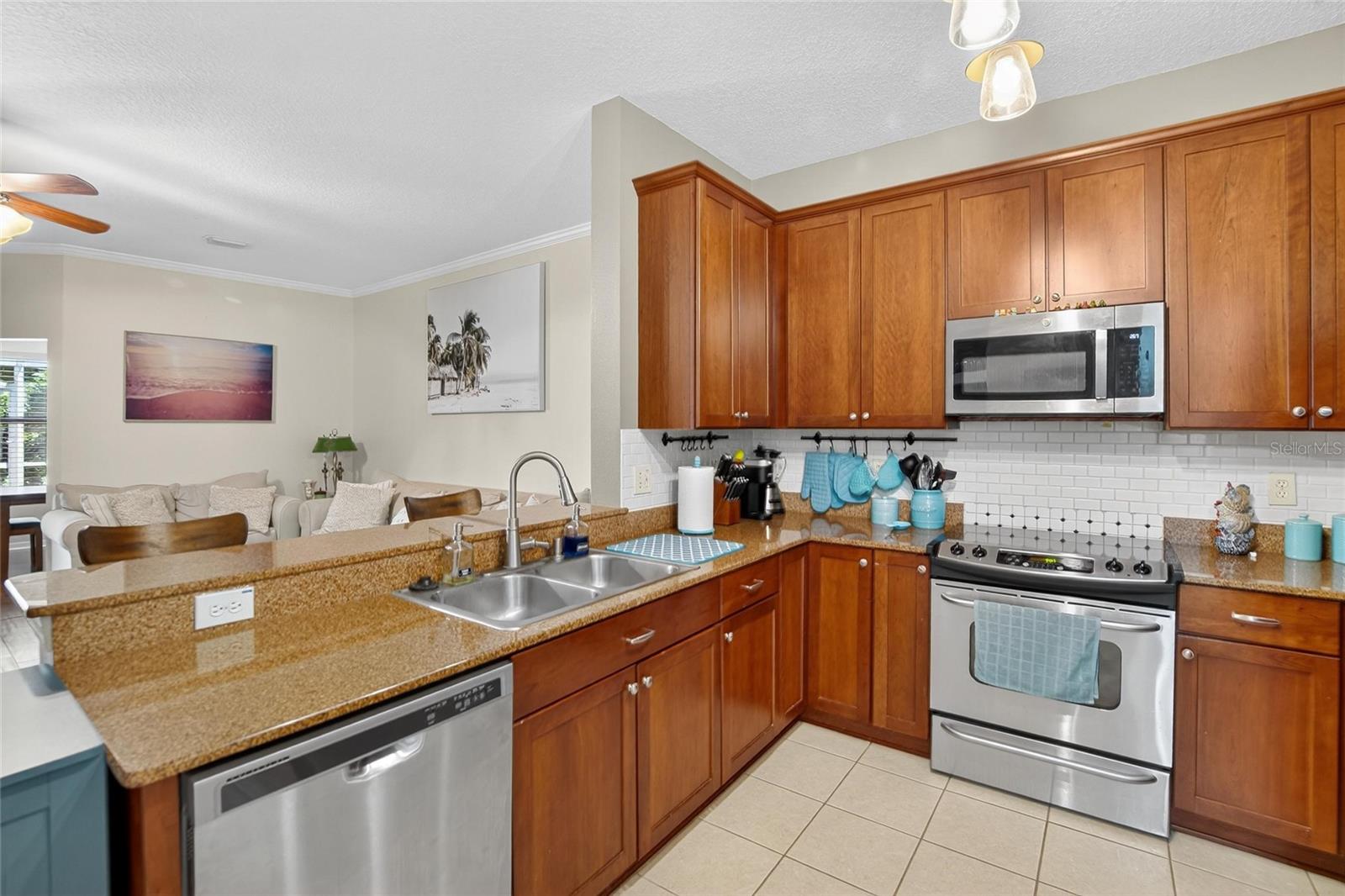 3006 GIRVAN DR — photo 12