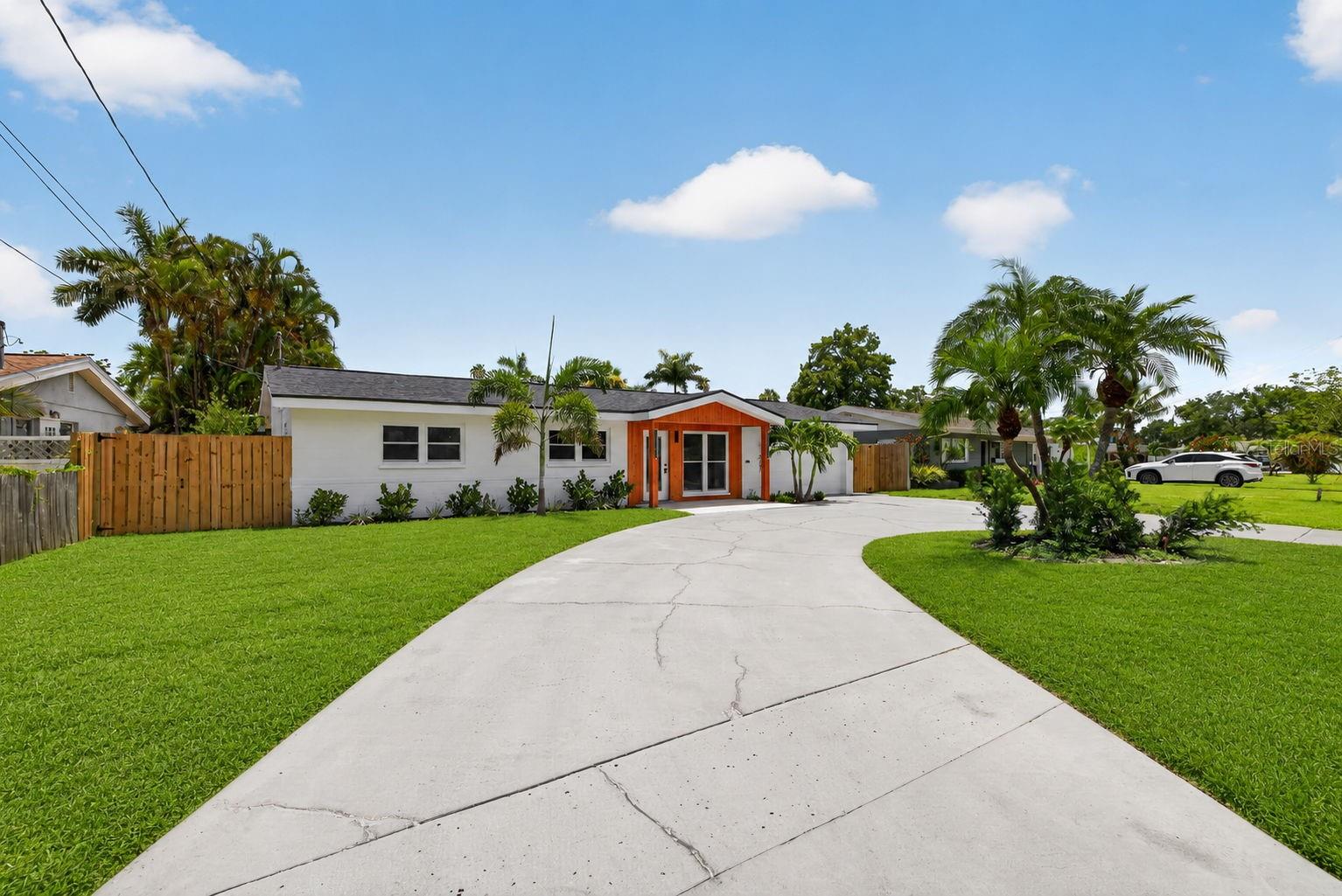 1524 CARSON CIR NE — photo 3