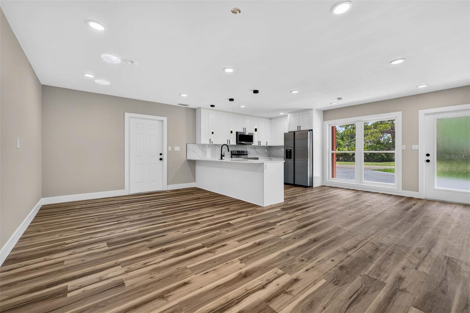 1524 CARSON CIR NE — photo 15