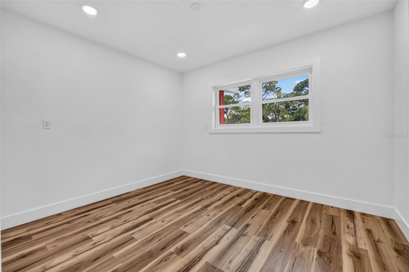 1524 CARSON CIR NE — photo 19