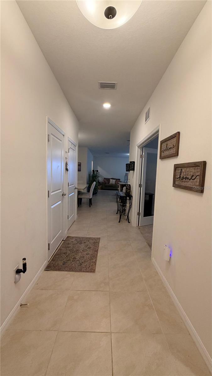Home in PALMETTO — photo 2