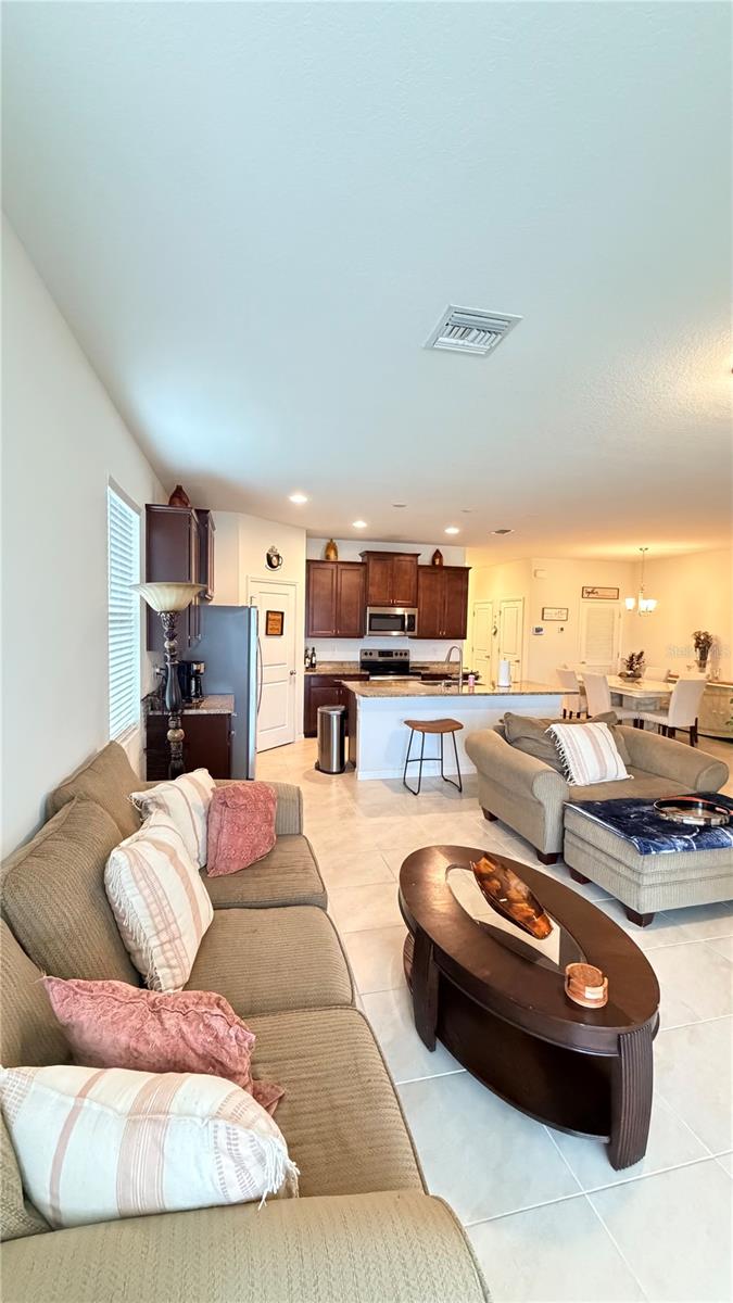 Home in PALMETTO — photo 12
