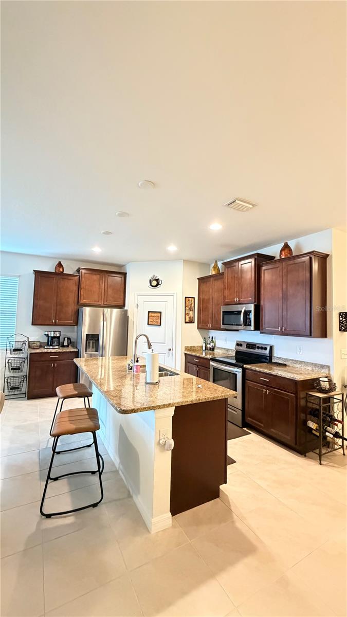 Home in PALMETTO — photo 9