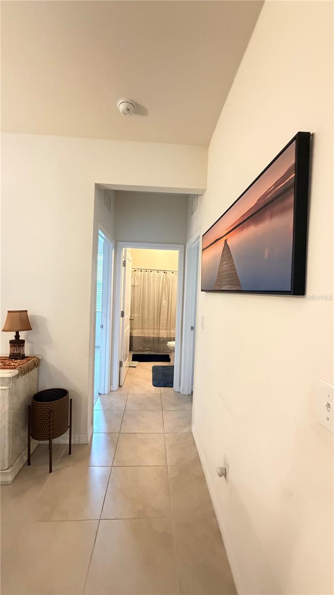 Home in PALMETTO — photo 13