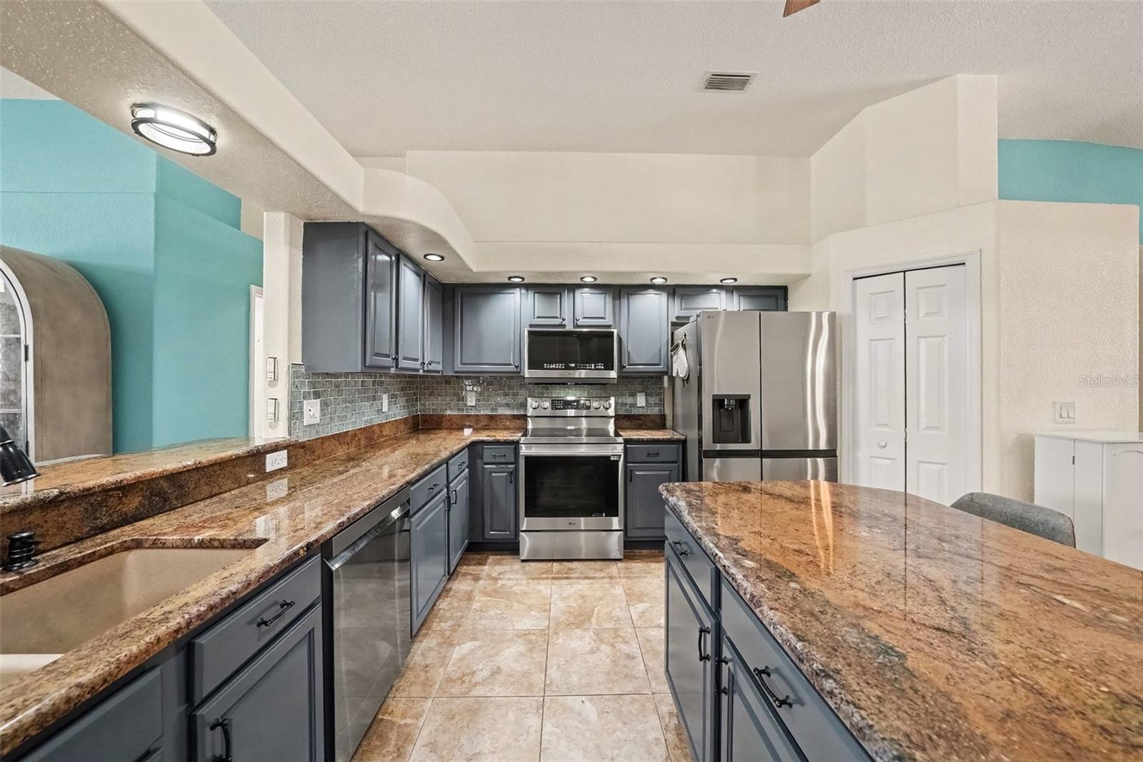 18425 EASTWYCK DR — photo 12