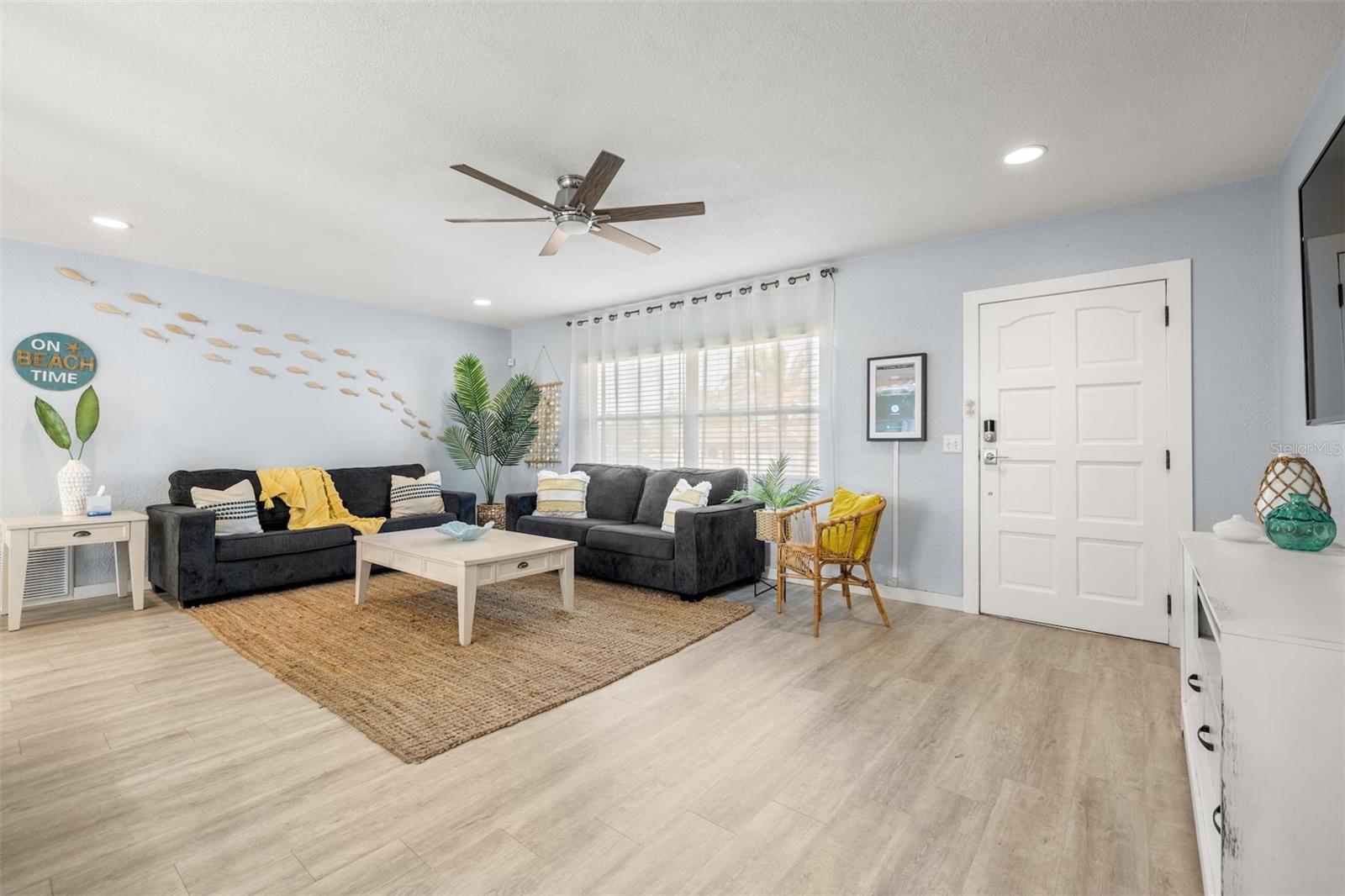 1405 TEMPLE ST — photo 4