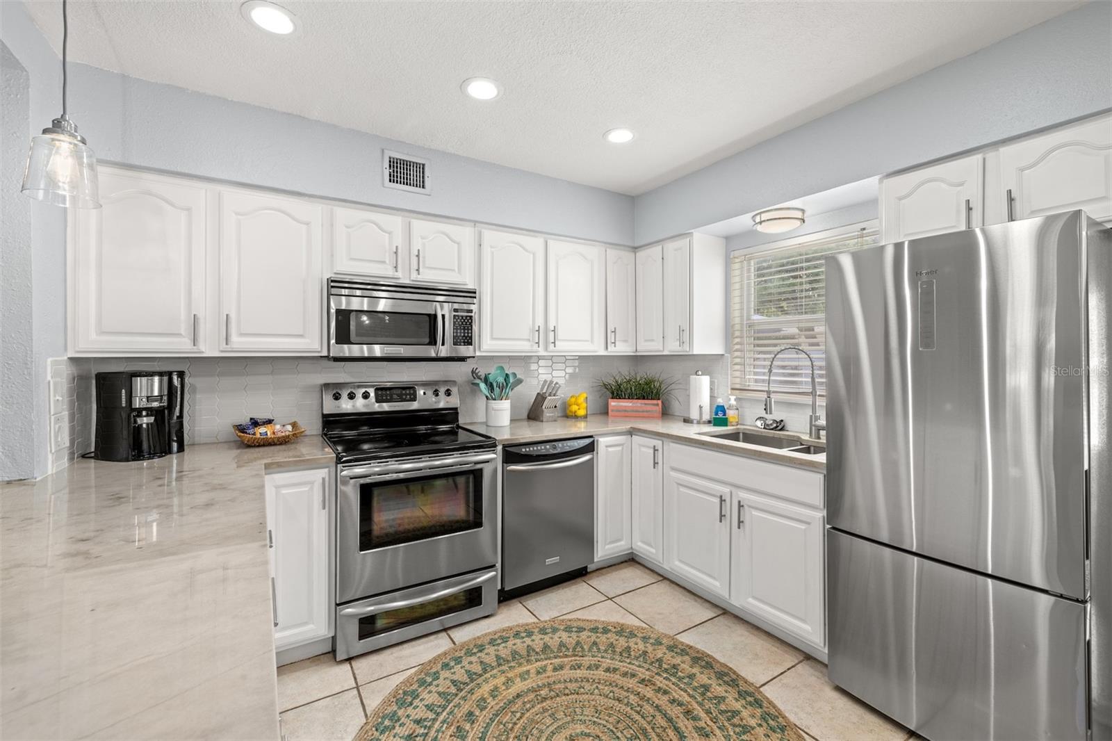 1405 TEMPLE ST — photo 7