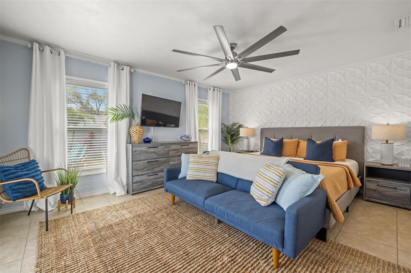 1405 TEMPLE ST — photo 14