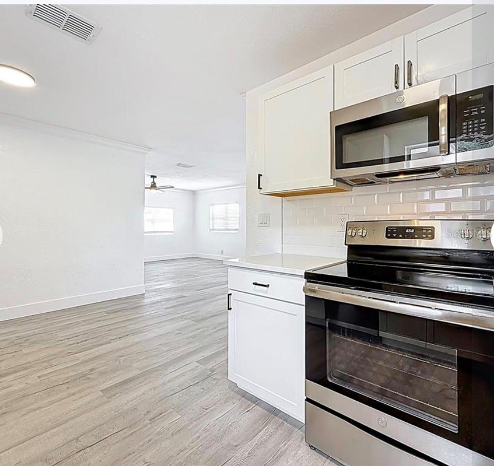 200 LEWIS BLVD SE — photo 3