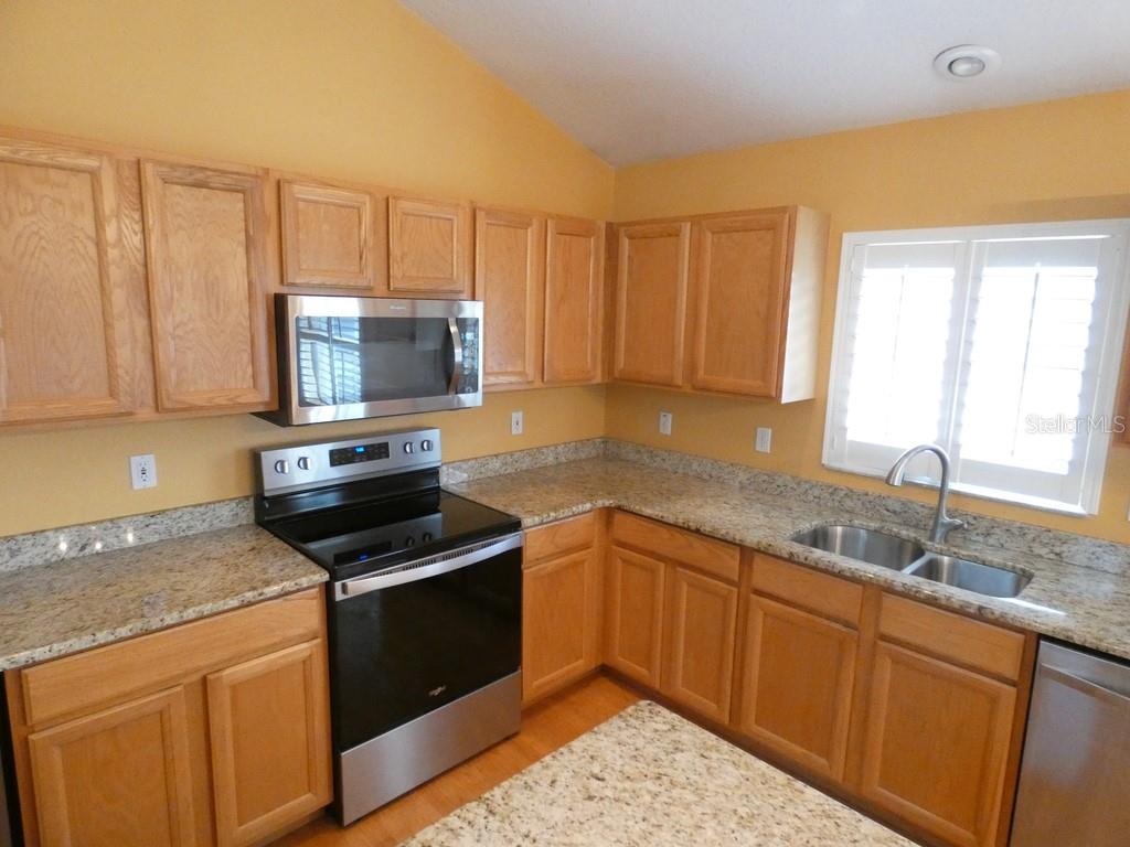 6200 ASHFIELD PL — photo 8