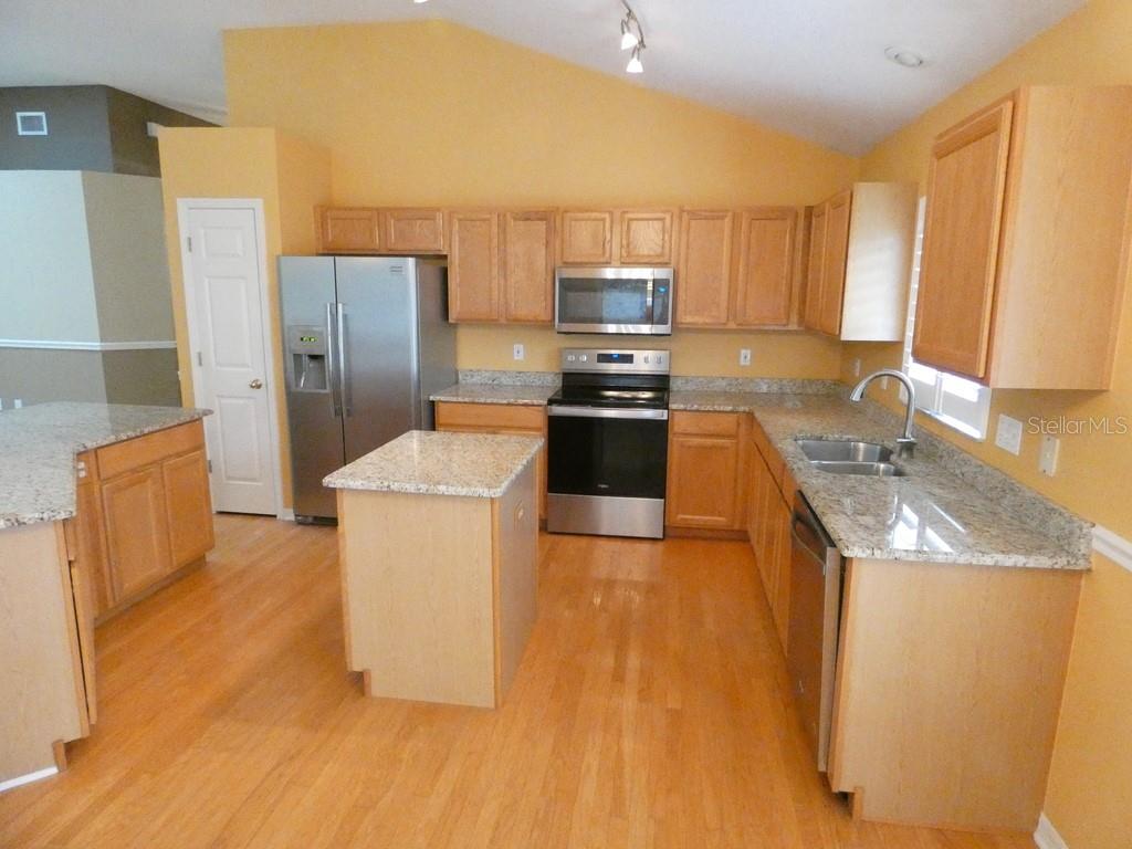 6200 ASHFIELD PL — photo 9