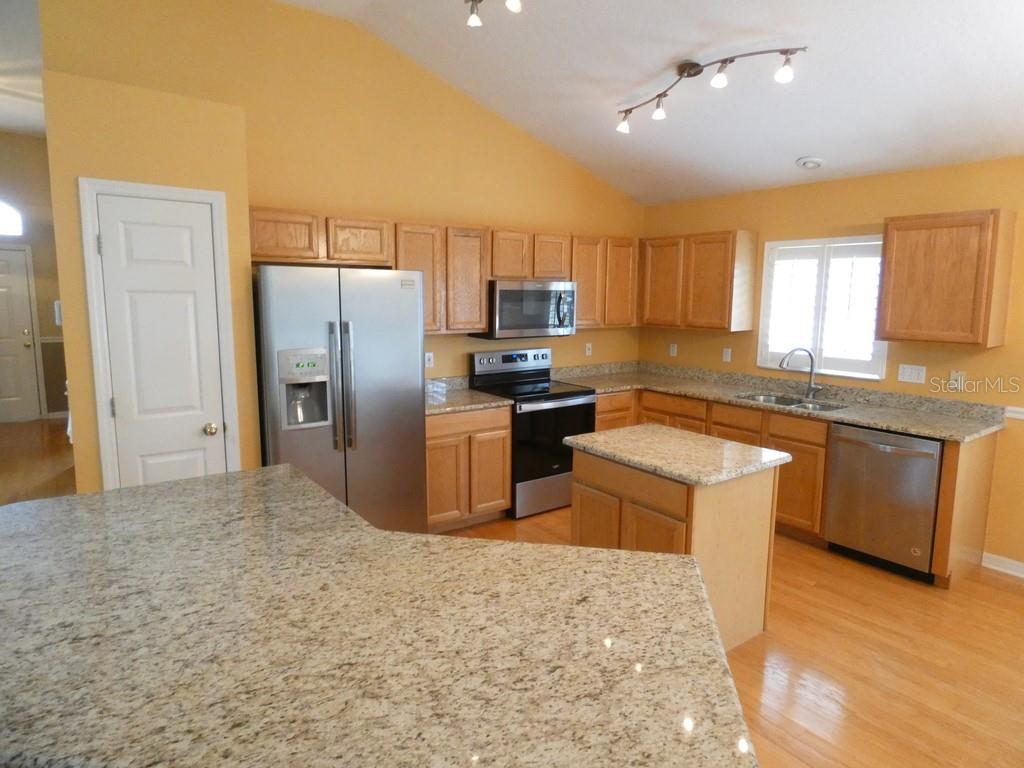 6200 ASHFIELD PL — photo 2
