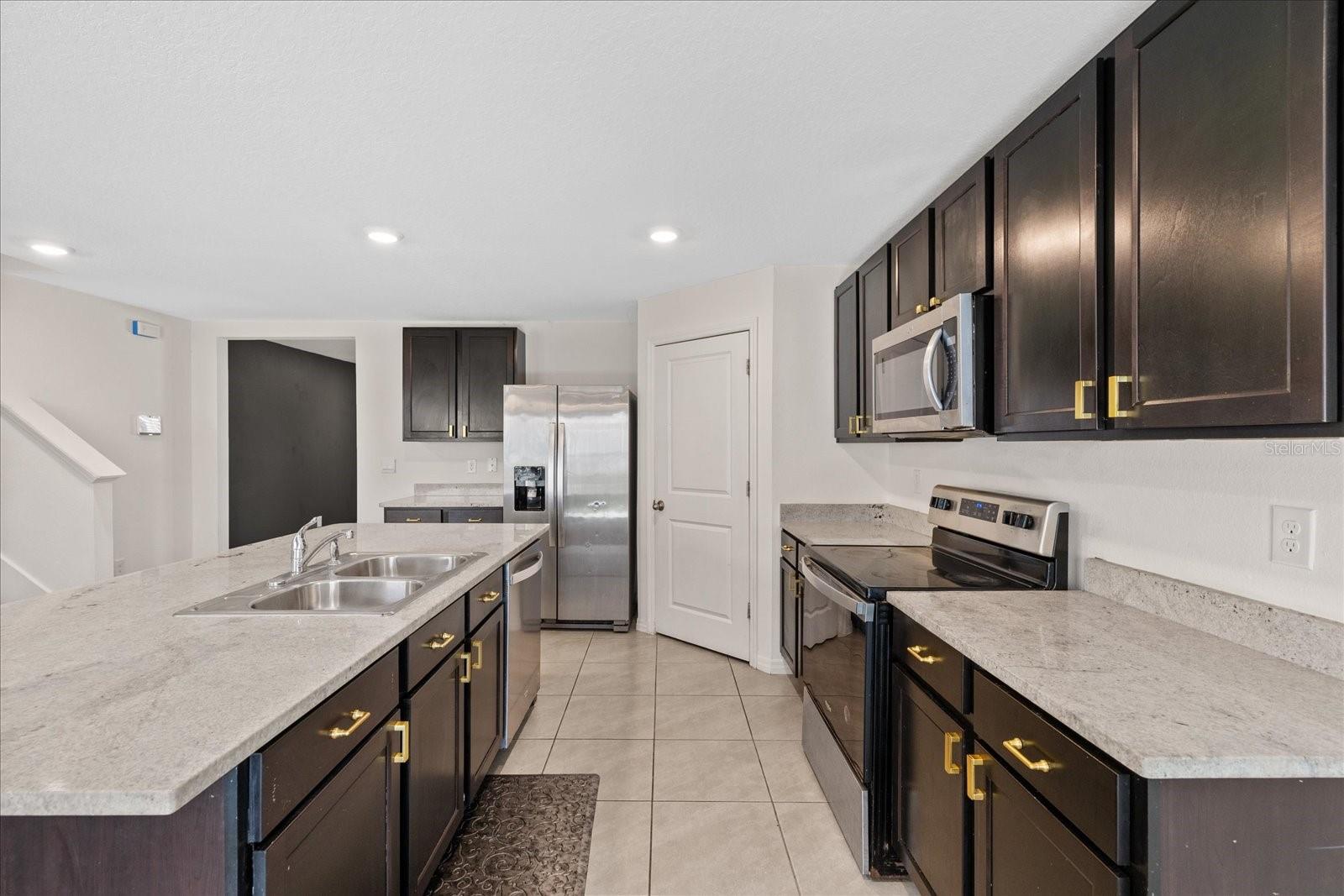 13904 WINEBERRY DR — photo 8