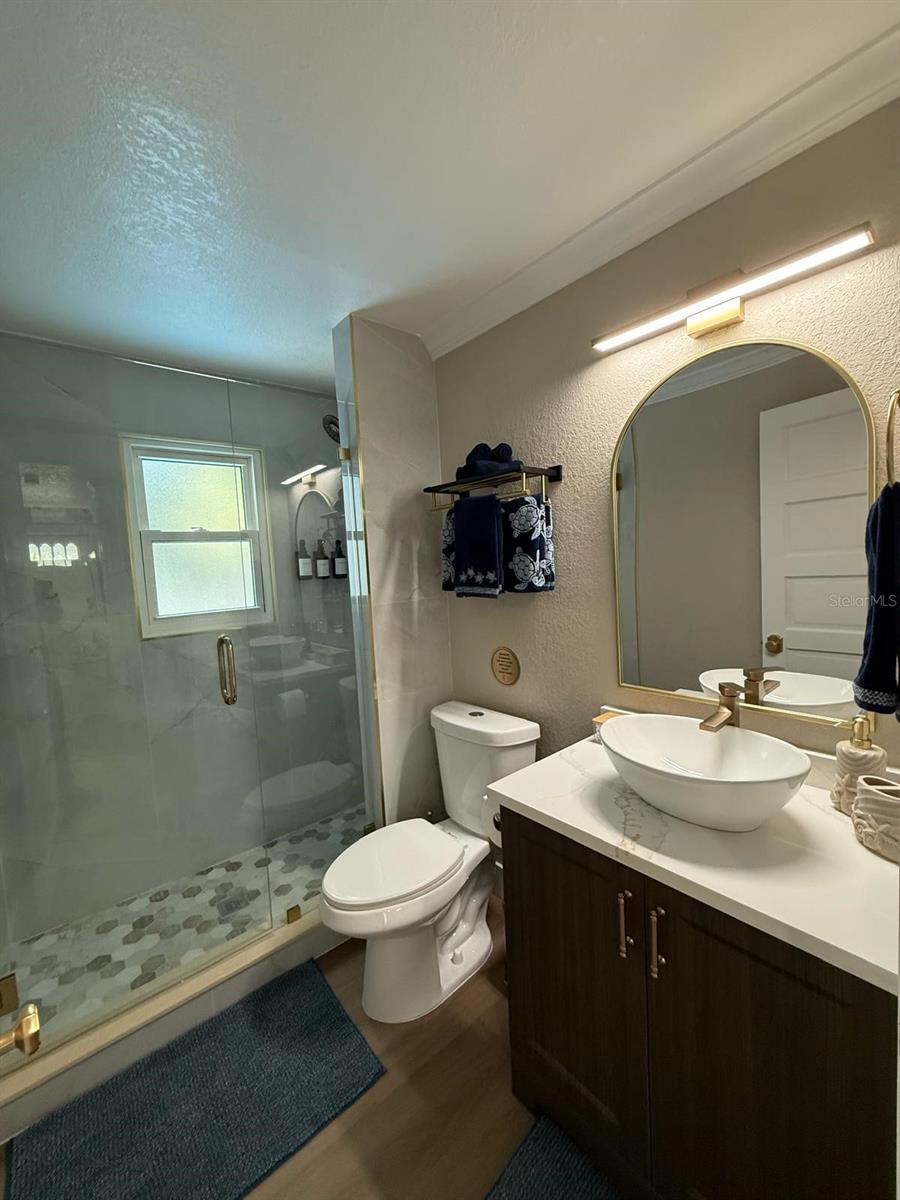 37 80TH TER — photo 13