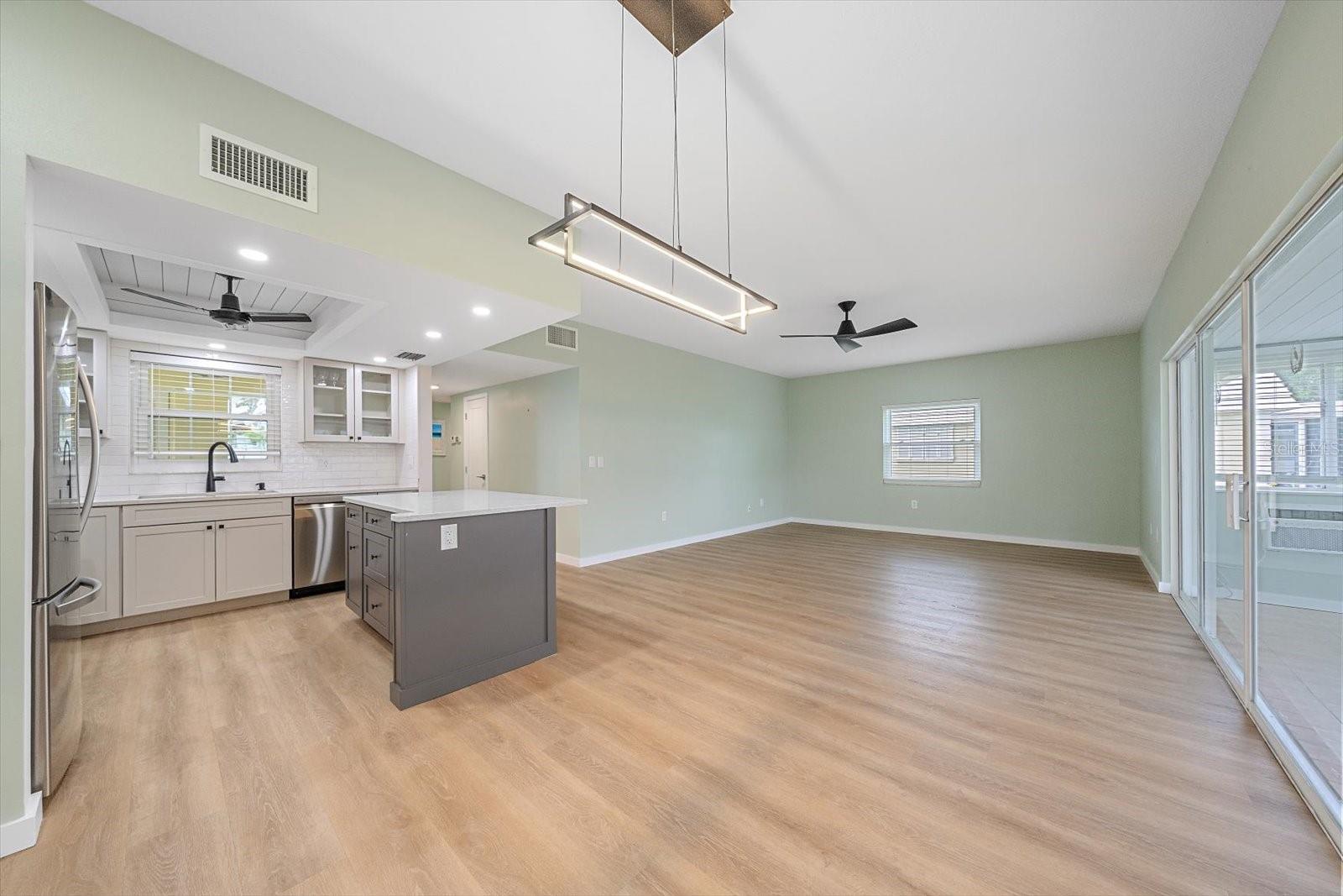 5865 TIDEWOOD AVE #8 — photo 7