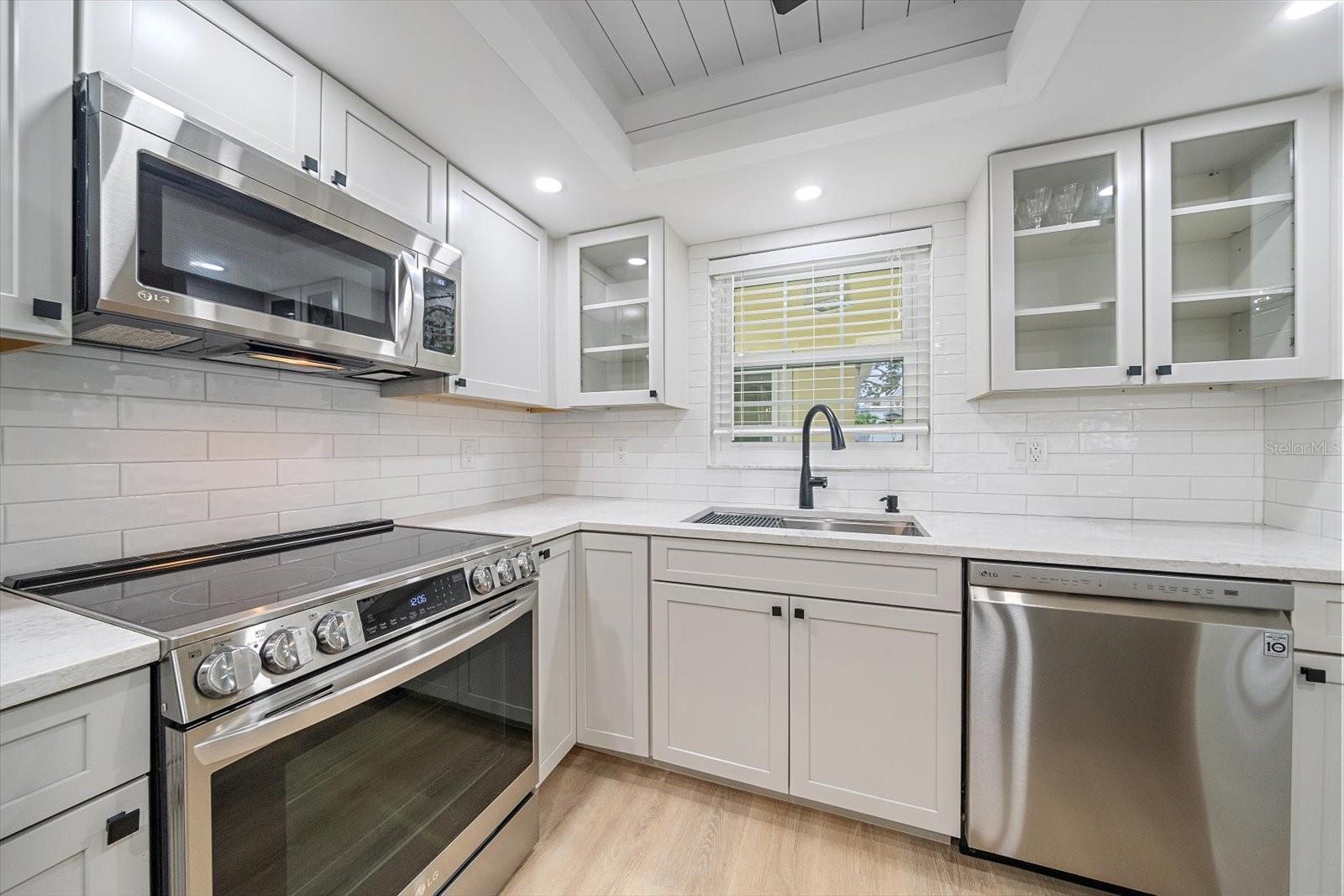 5865 TIDEWOOD AVE #8 — photo 9
