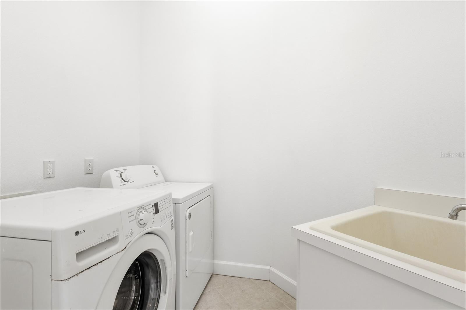 8644 54TH AVENUE CIR E — photo 45