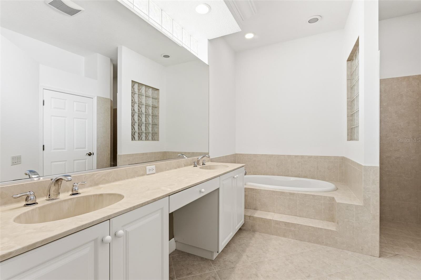 8644 54TH AVENUE CIR E — photo 33