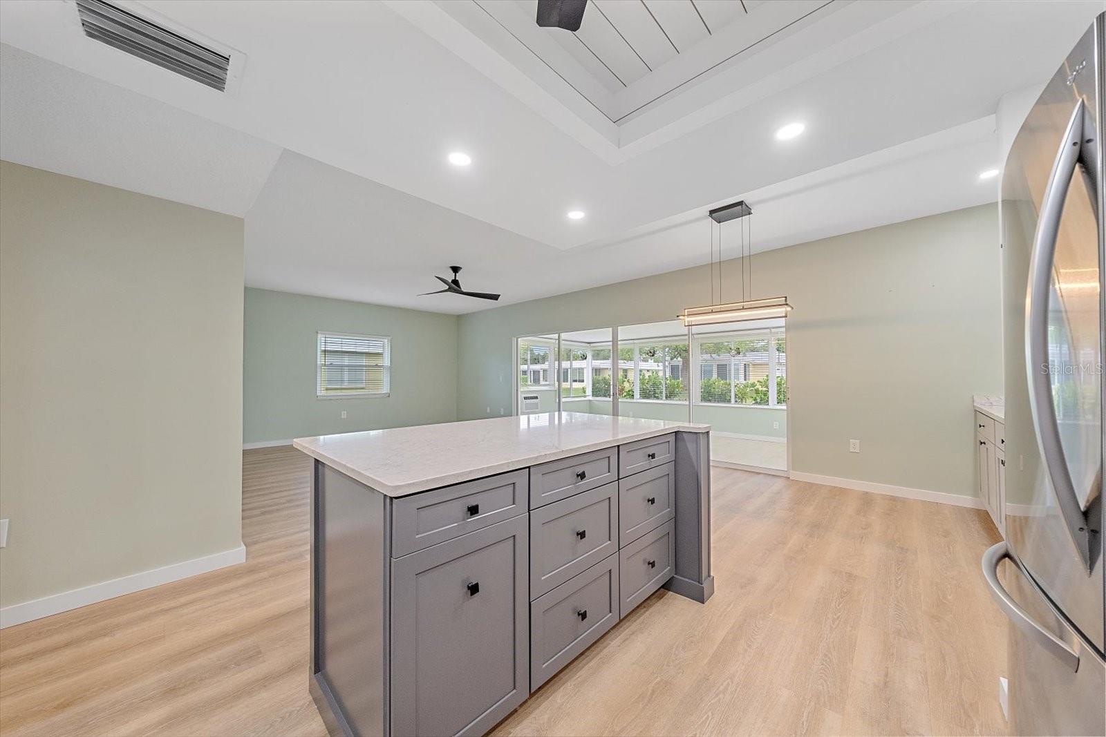 5865 TIDEWOOD AVE #8 — photo 9