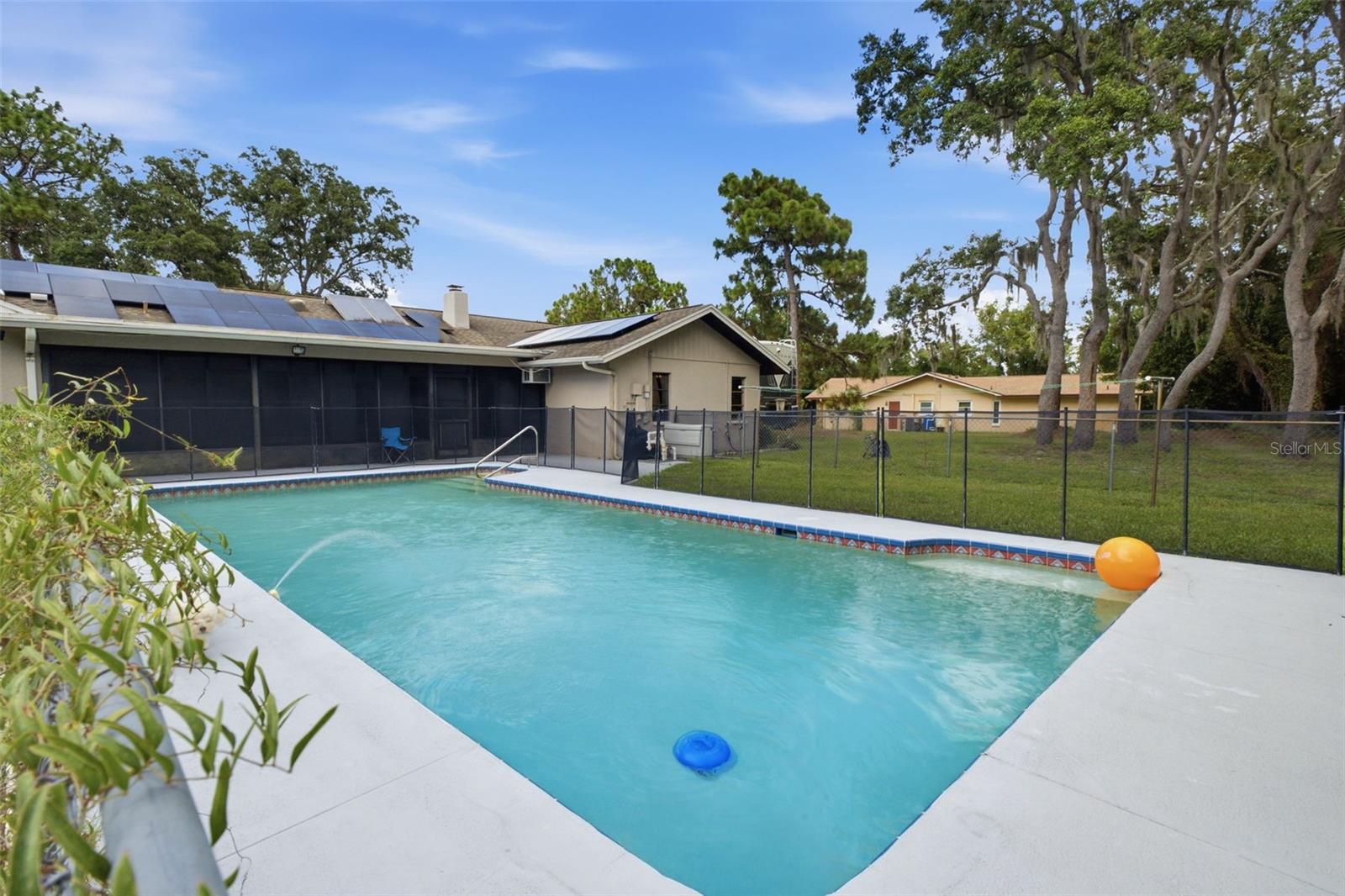 6706 WALDORF CT — photo 41