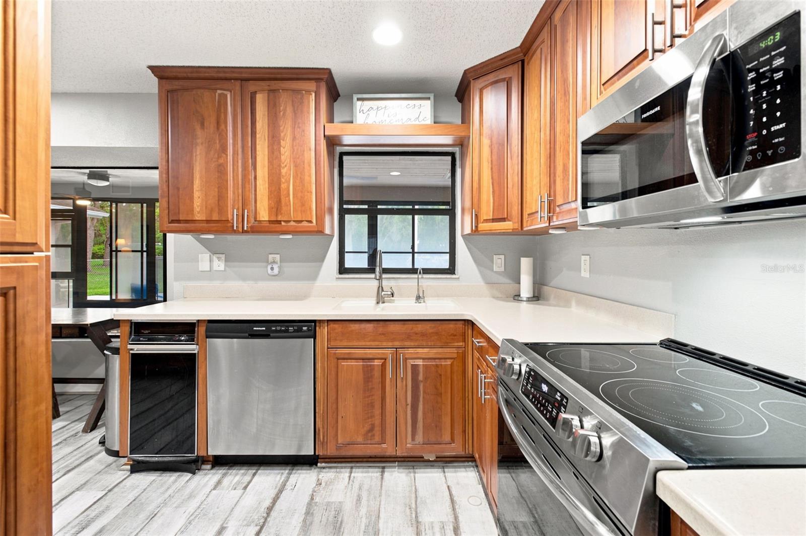 6706 WALDORF CT — photo 8