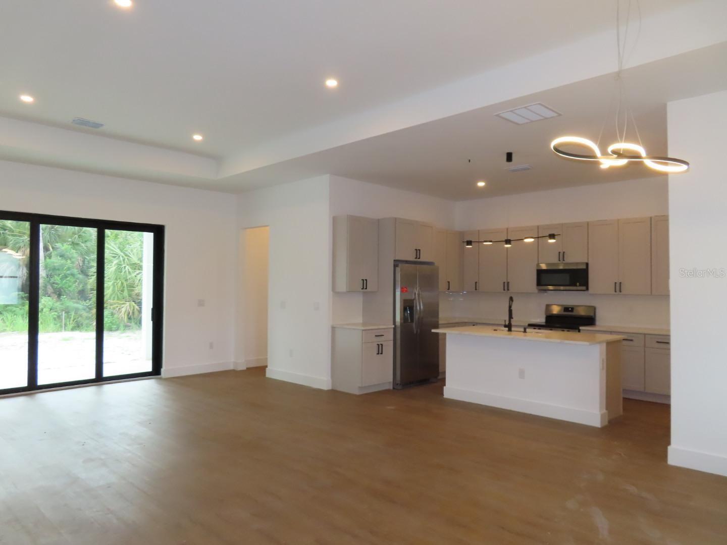 2651 PEAKE ST — photo 10