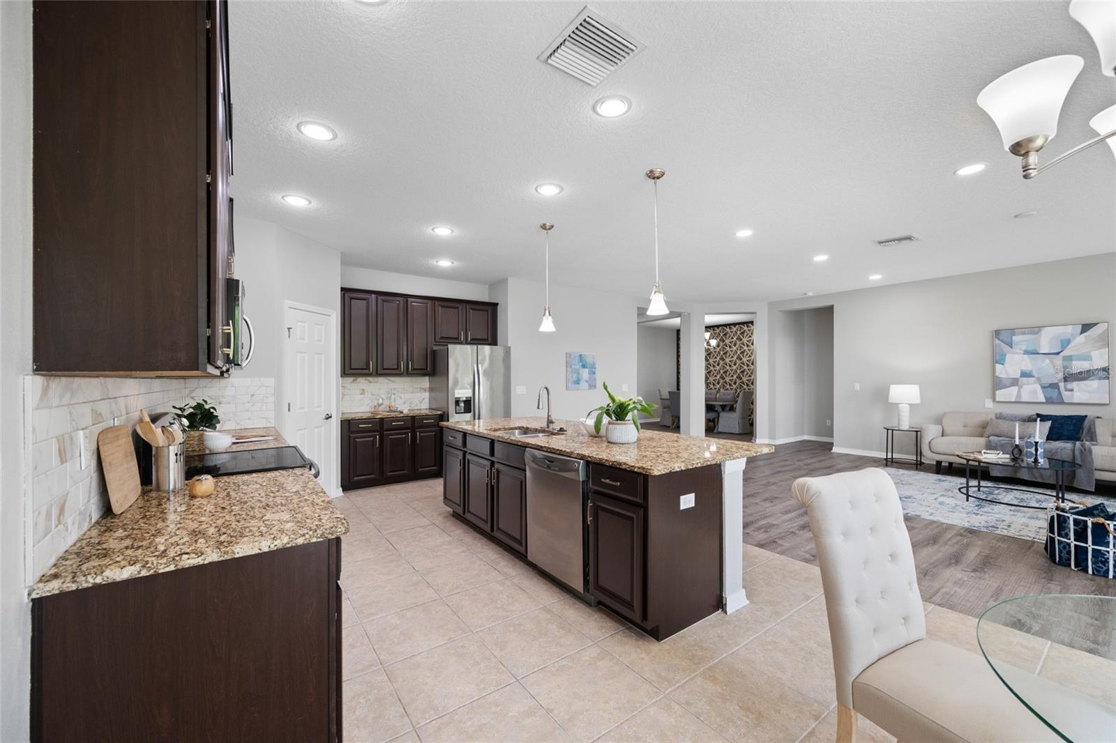 1405 PARKER DEN DR — photo 51