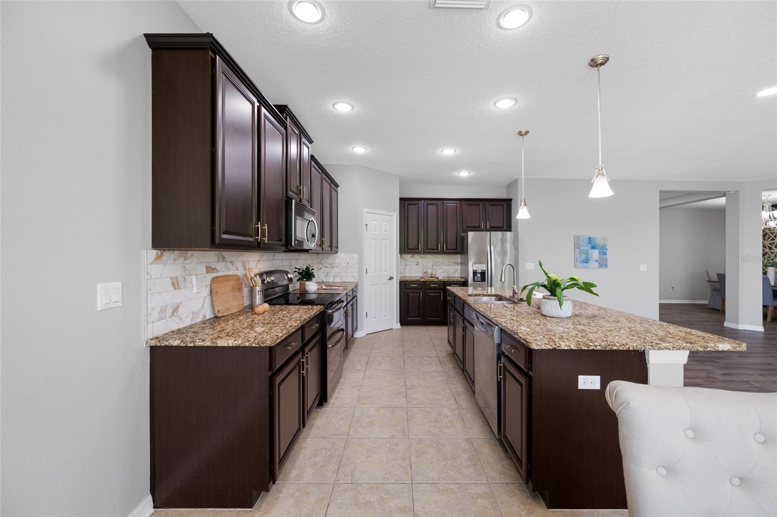 1405 PARKER DEN DR — photo 52