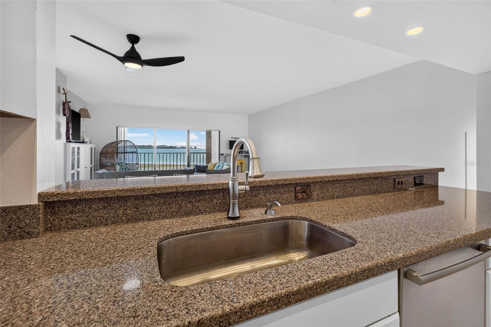 602 LIME AVE #101 — photo 18