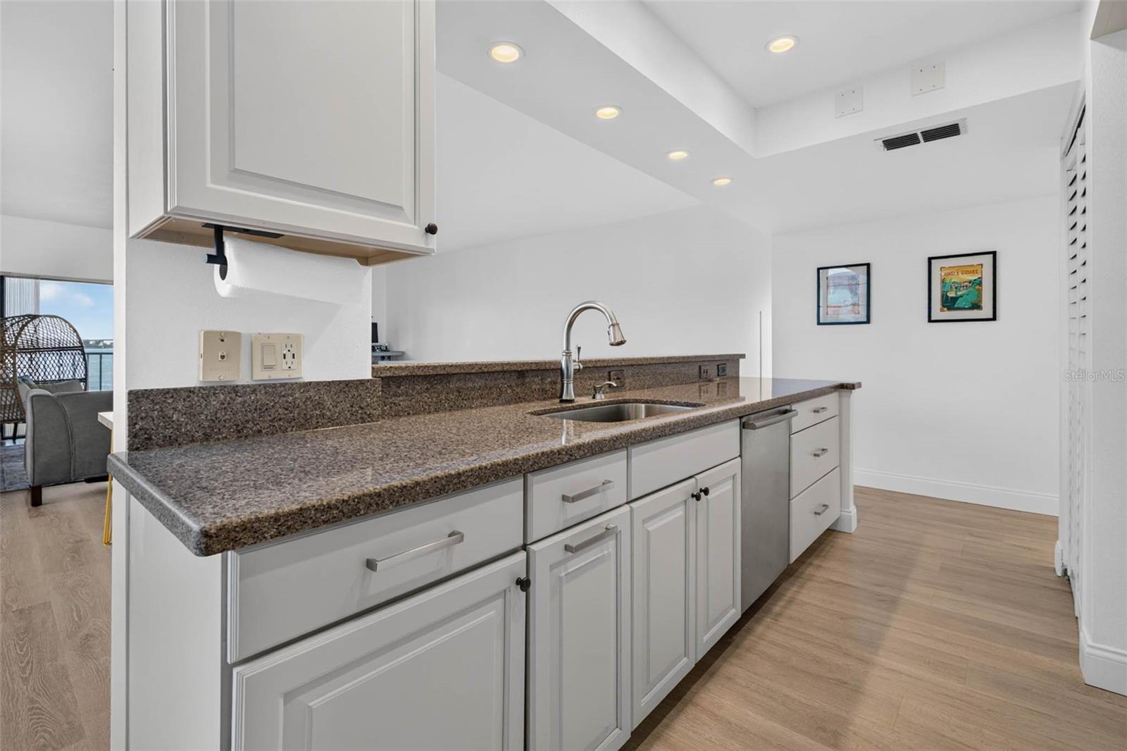 602 LIME AVE #101 — photo 17