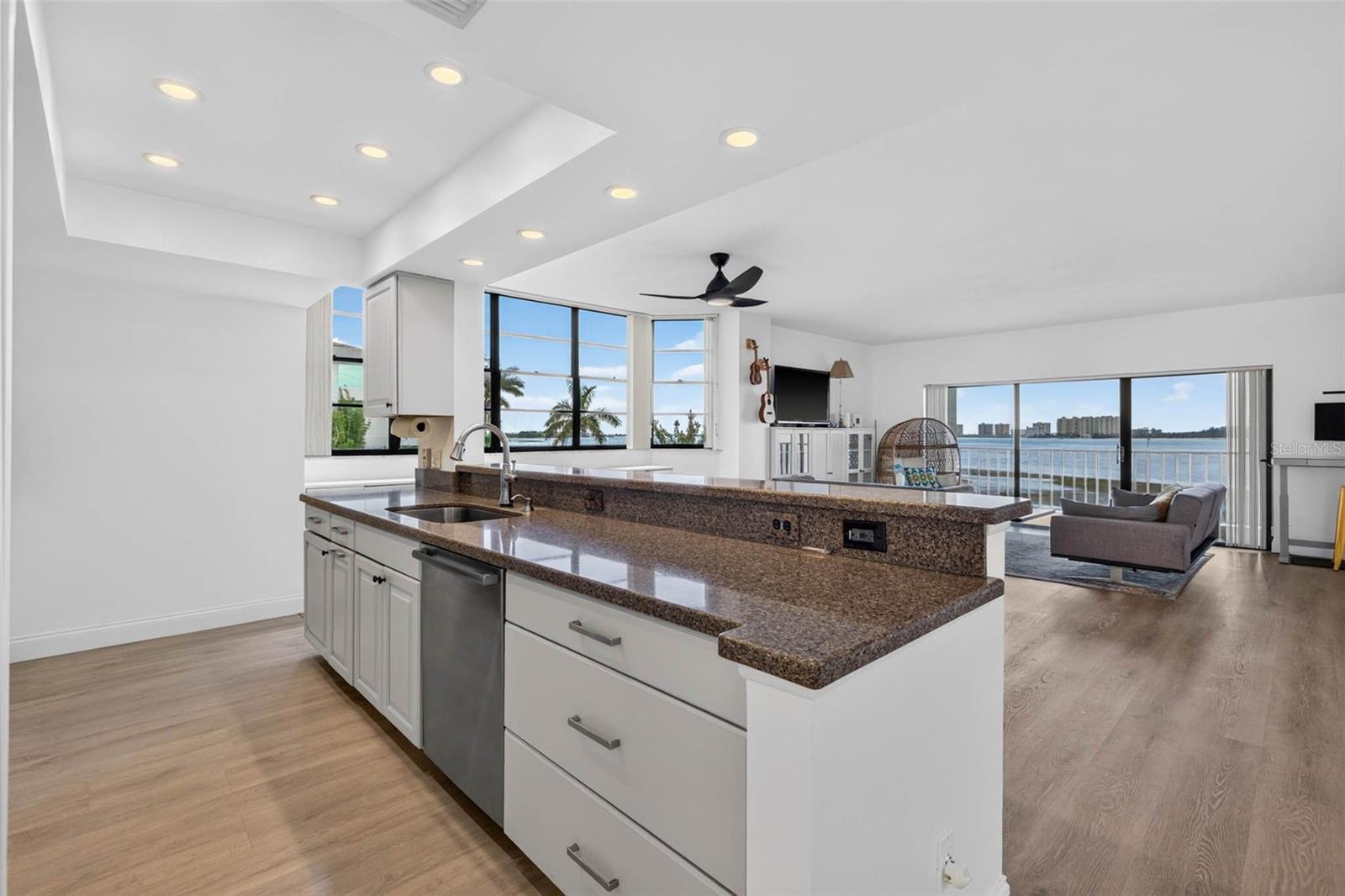 602 LIME AVE #101 — photo 13