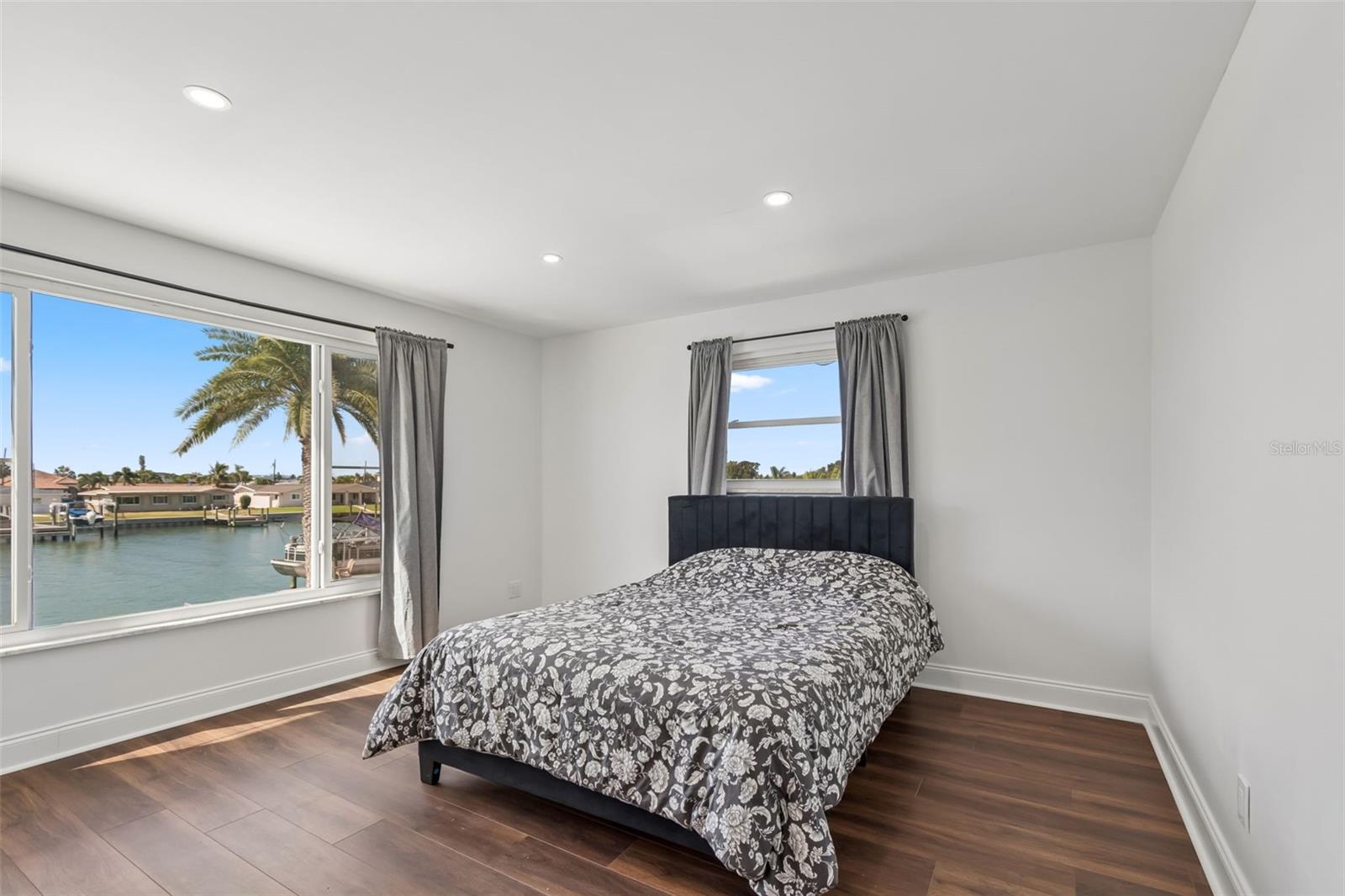 775 CAPRI BLVD — photo 30