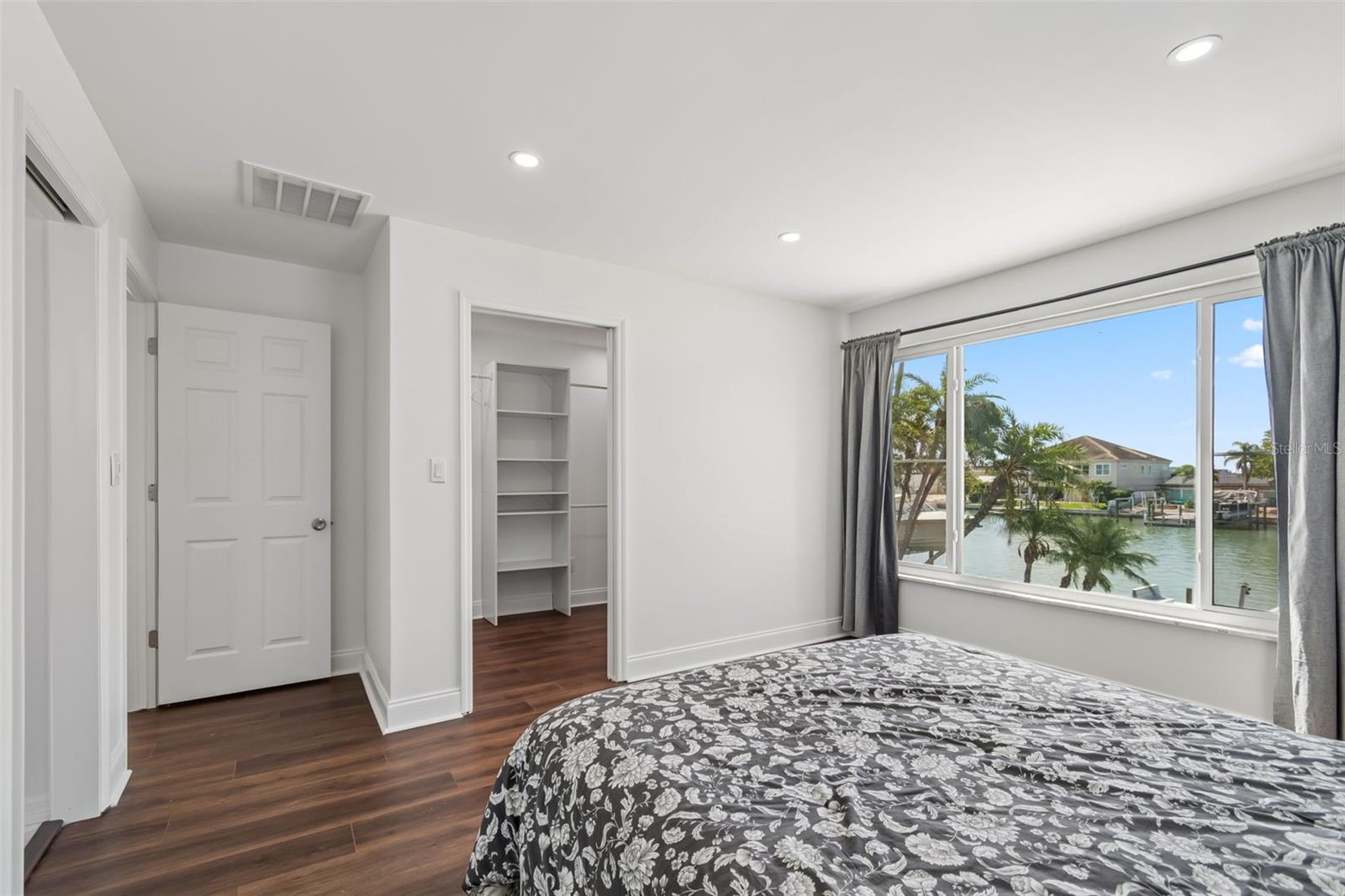 775 CAPRI BLVD — photo 31