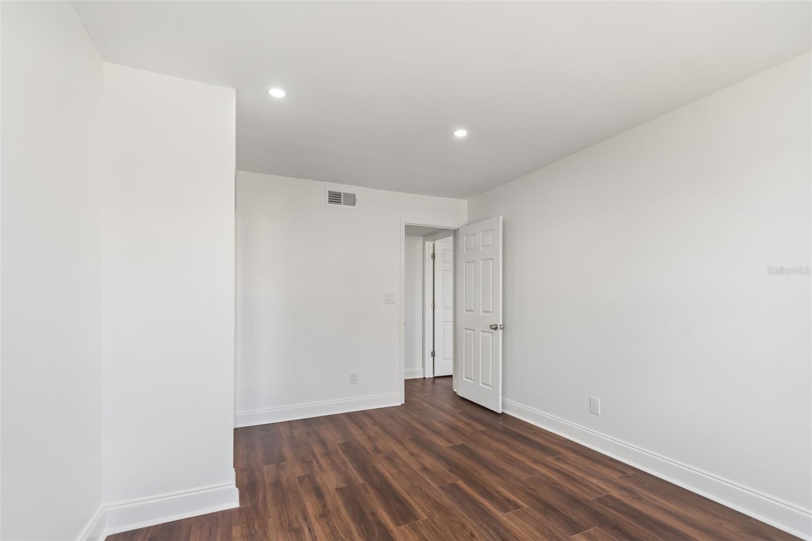 775 CAPRI BLVD — photo 38