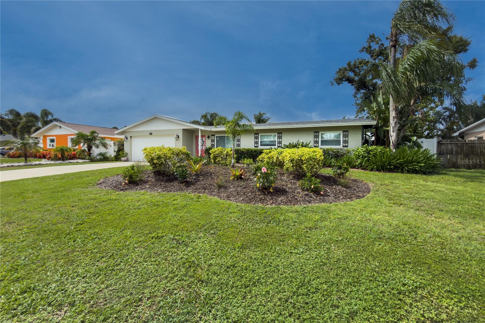 3326 BOUGAINVILLEA ST — photo 2