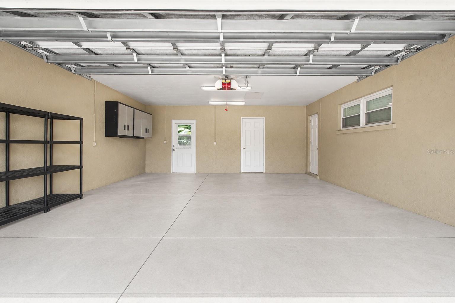 3326 BOUGAINVILLEA ST — photo 35