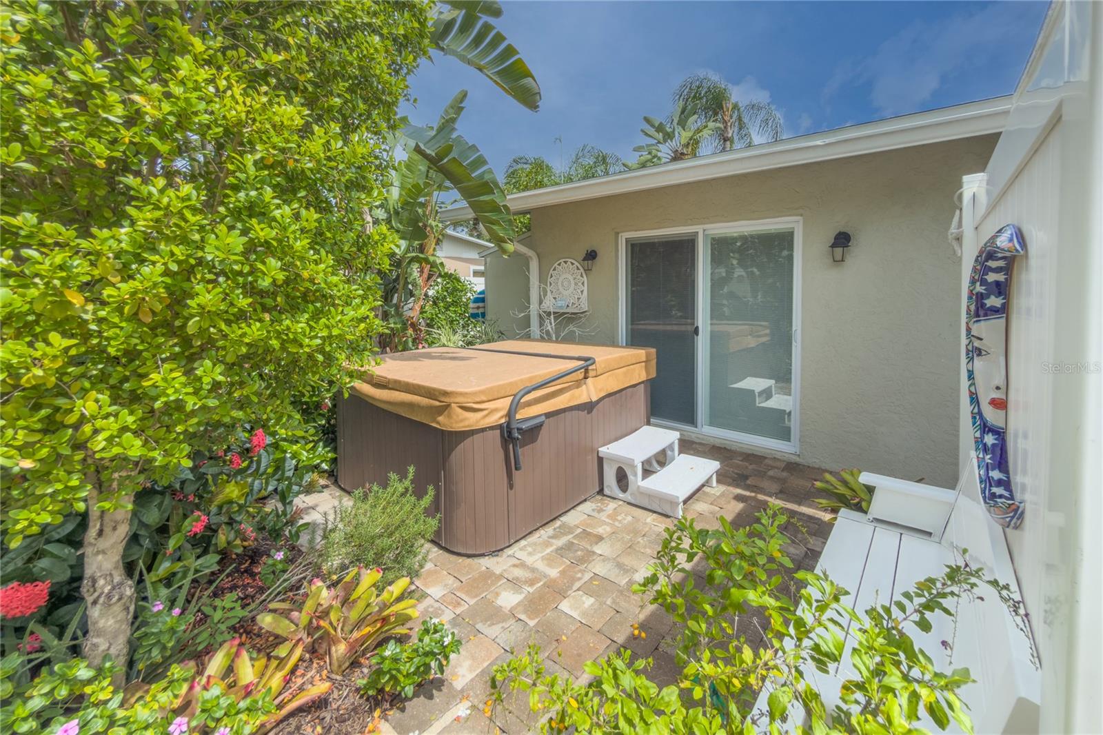 3326 BOUGAINVILLEA ST — photo 28