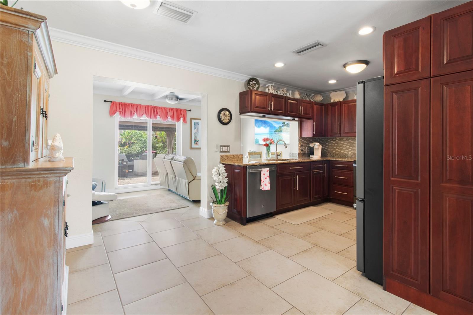 3326 BOUGAINVILLEA ST — photo 6