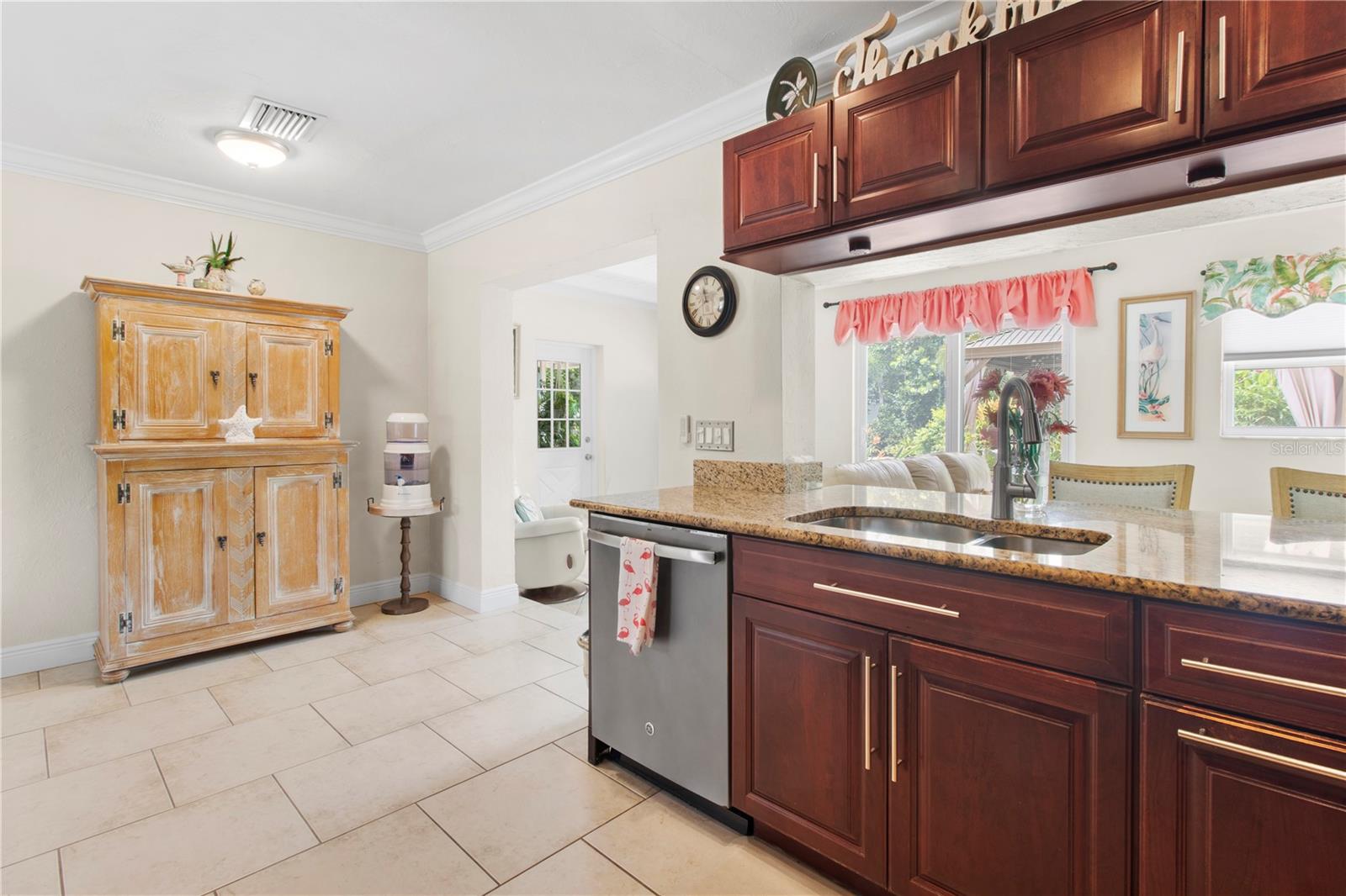 3326 BOUGAINVILLEA ST — photo 9