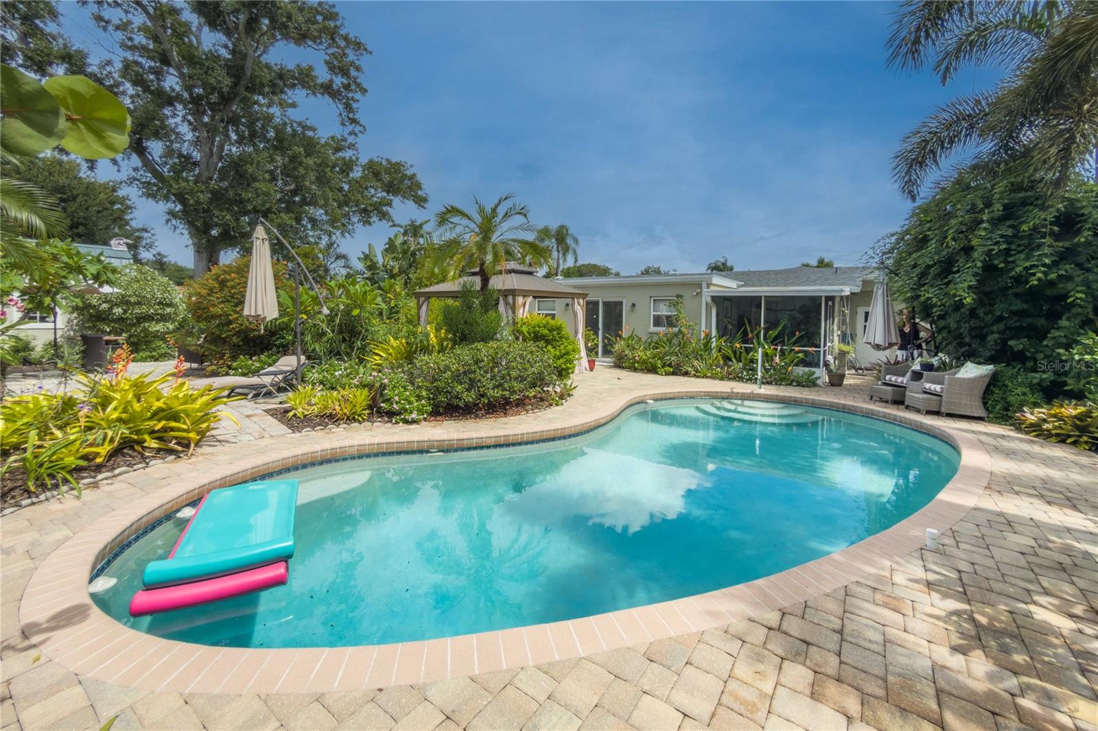 3326 BOUGAINVILLEA ST — photo 24