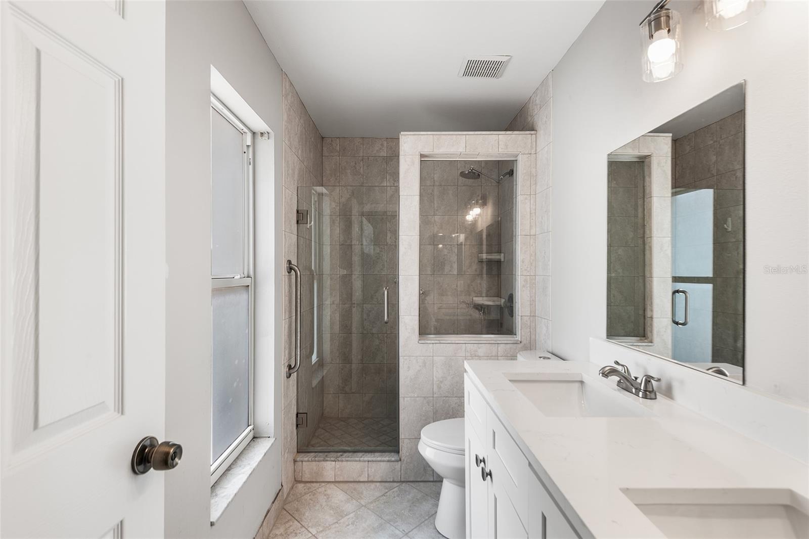 4011 LEVONSHIRE PL — photo 8