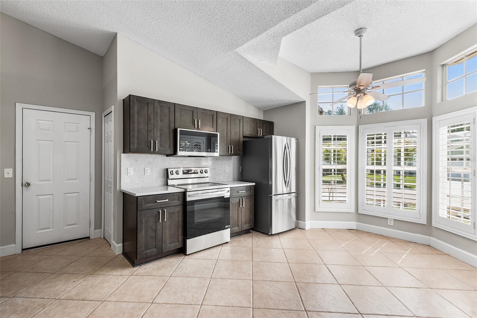4011 LEVONSHIRE PL — photo 4
