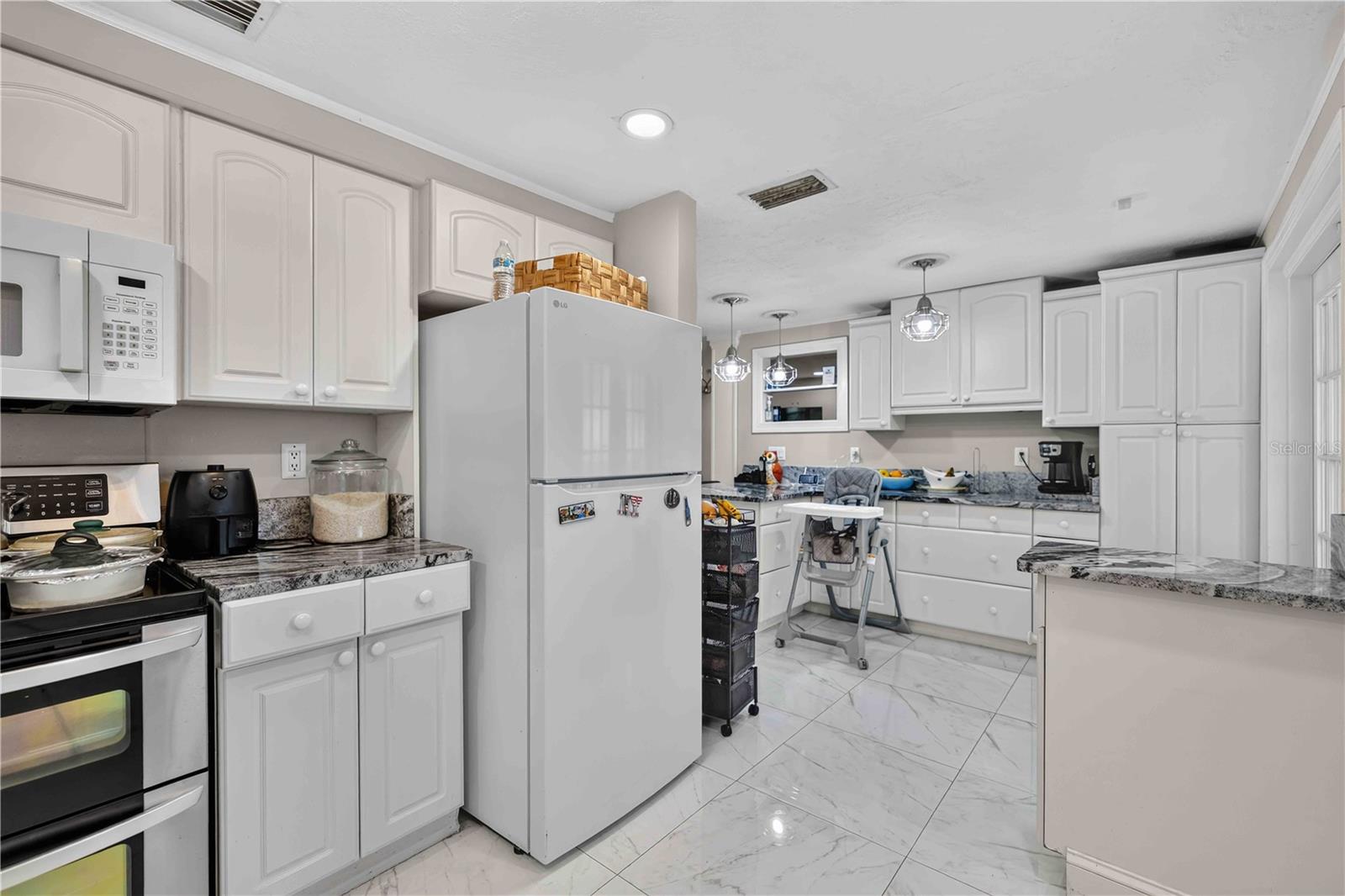 5408 EVORA AVE — photo 10