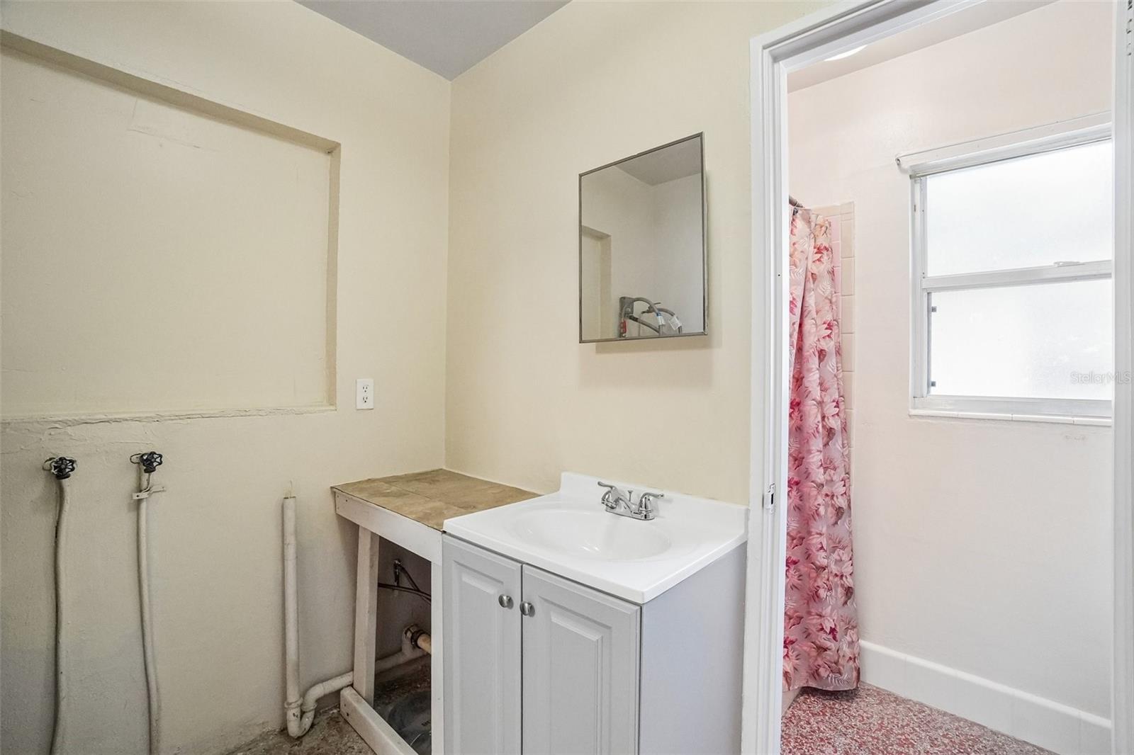 1421 TEMPLE ST — photo 19